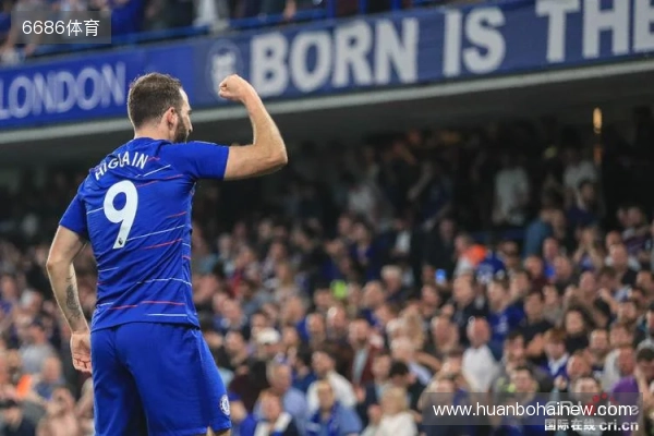 懂球妹采访：她是切尔西球迷，最喜欢阿扎尔和坎特