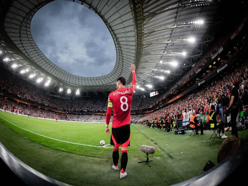 半场战报：曼联1-0热刺，姆伯莫破门，阿马德送助攻